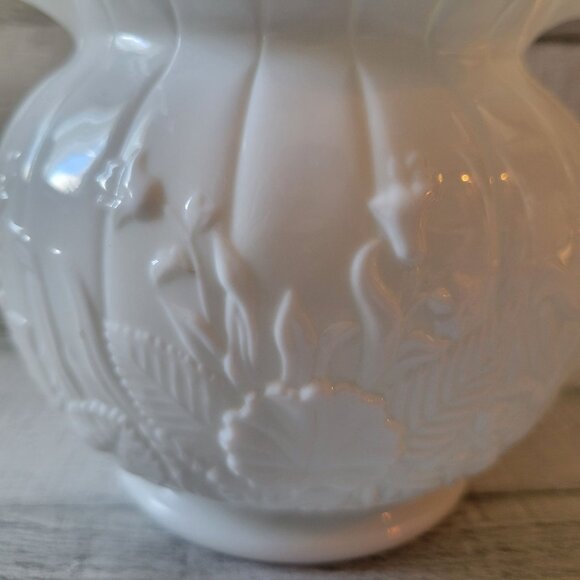 Vintage Fenton Ruffled White Milk Glass Vase With Floral Embossed Design - Picture 2 of 7
